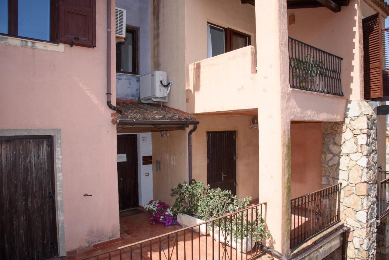 Appartement Loft Lungomare Vista Mare E Monti à Àrbatax Extérieur photo